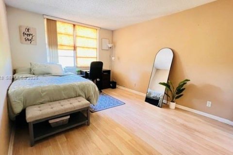 Condo in Plantation, Florida, 1 bedroom  № 2068469 - photo 6