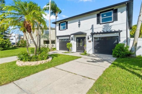 Villa ou maison à vendre à Redington Beach, Floride: 4 chambres, 232.26 m2 № 2135376 - photo 4