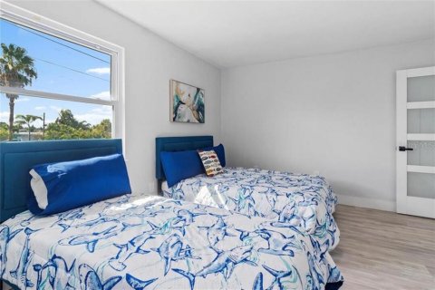Villa ou maison à vendre à Redington Beach, Floride: 4 chambres, 232.26 m2 № 2135376 - photo 9