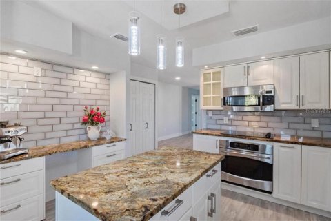 Villa ou maison à vendre à Redington Beach, Floride: 4 chambres, 232.26 m2 № 2135376 - photo 21