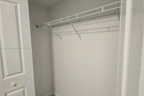 Townhouse in Homestead, Florida 3 bedrooms, 137.77 sq.m. № 1956821 - photo 18