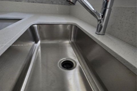 Townhouse in Homestead, Florida 3 bedrooms, 137.77 sq.m. № 1956821 - photo 21