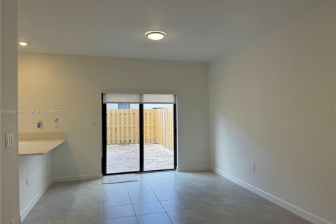Townhouse in Homestead, Florida 3 bedrooms, 137.77 sq.m. № 1956821 - photo 4