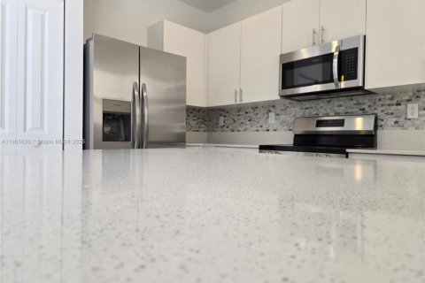 Townhouse in Homestead, Florida 3 bedrooms, 137.77 sq.m. № 1956821 - photo 13