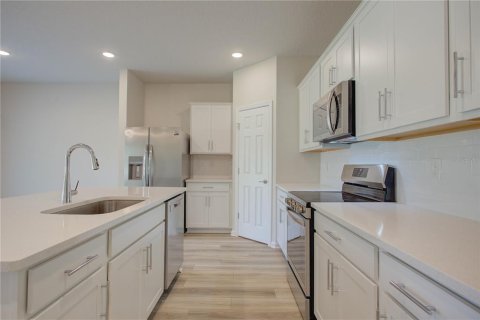 House in Palm Coast, Florida 3 bedrooms, 146.23 sq.m. № 2152347 - photo 2