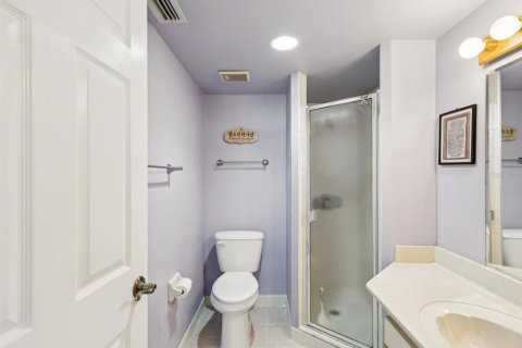Condo in Largo, Florida, 2 bedrooms  № 1883065 - photo 12