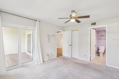 Condo in Largo, Florida, 2 bedrooms  № 1883065 - photo 11