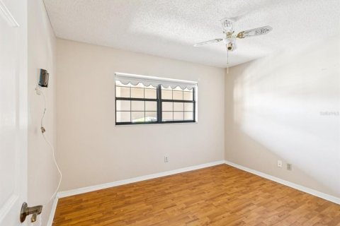 Condo in Largo, Florida, 2 bedrooms  № 1883065 - photo 8