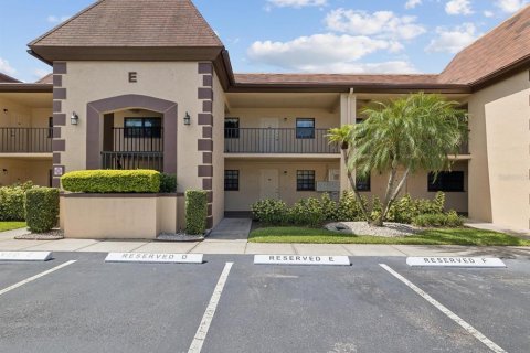 Condo in Largo, Florida, 2 bedrooms  № 1883065 - photo 1