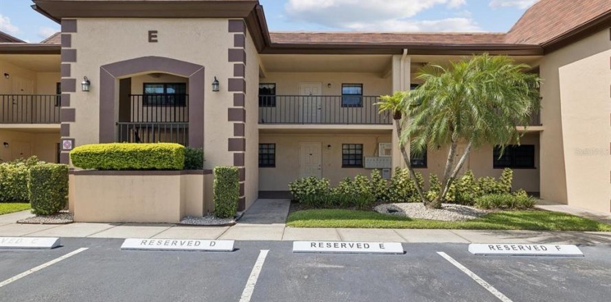 Condo in Largo, Florida, 2 bedrooms  № 1883065