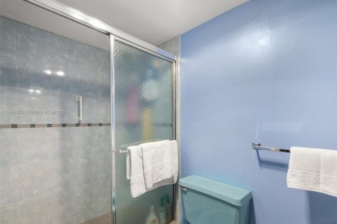 Купить кондоминиум в Халландейл-Бич, Флорида 2 спальни, 101.45м2, № 1925284 - фото 17