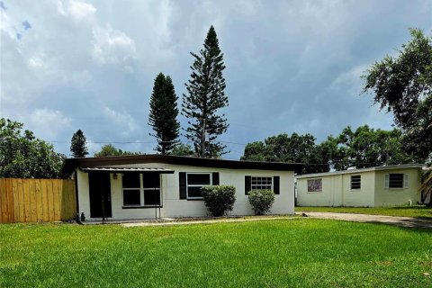 Casa en venta en Seminole, Florida, 4 dormitorios, 101.45 m2 № 1833091 - foto 1