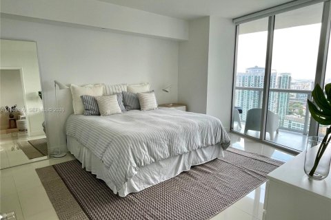 Condo in Miami, Florida, 1 bedroom № 2005168 - photo 11