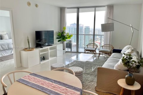 Condo in Miami, Florida, 1 bedroom № 2005168 - photo 6