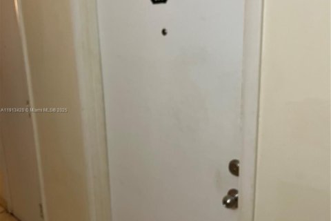 Condominio en alquiler en Miami Beach, Florida, 1 dormitorio, 80.27 m2 № 1968812 - foto 15