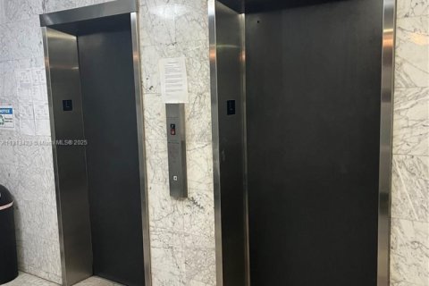 Condominio en alquiler en Miami Beach, Florida, 1 dormitorio, 80.27 m2 № 1968812 - foto 12