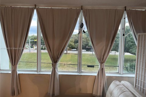 Condominio en alquiler en Miami Beach, Florida, 1 dormitorio, 80.27 m2 № 1968812 - foto 23