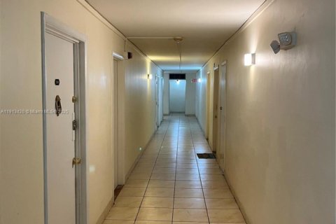 Condominio en alquiler en Miami Beach, Florida, 1 dormitorio, 80.27 m2 № 1968812 - foto 14