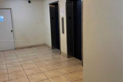 Condominio en alquiler en Miami Beach, Florida, 1 dormitorio, 80.27 m2 № 1968812 - foto 13