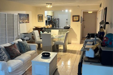 Condominio en alquiler en Miami Beach, Florida, 1 dormitorio, 80.27 m2 № 1968812 - foto 22