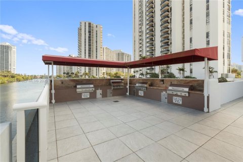Купить кондоминиум в Авентура, Флорида 1 спальня, 70.14м2, № 2028873 - фото 19