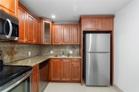 Купить кондоминиум в Авентура, Флорида 1 спальня, 70.14м2, № 2028873 - фото 4