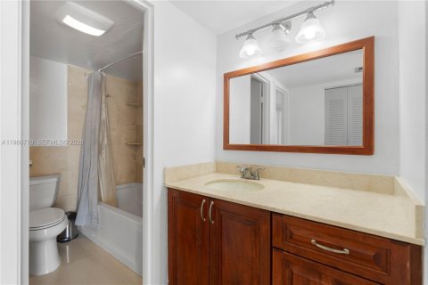 Купить кондоминиум в Авентура, Флорида 1 спальня, 70.14м2, № 2028873 - фото 15