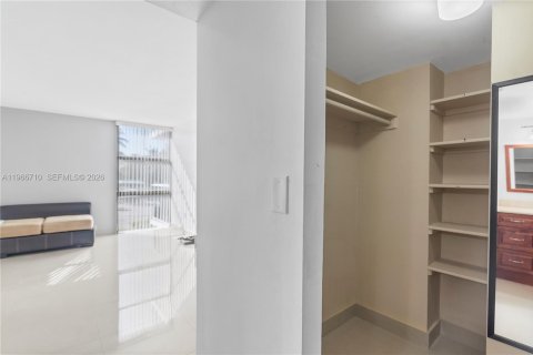 Купить кондоминиум в Авентура, Флорида 1 спальня, 70.14м2, № 2028873 - фото 16