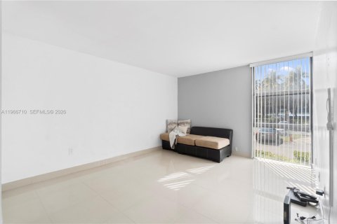 Купить кондоминиум в Авентура, Флорида 1 спальня, 70.14м2, № 2028873 - фото 13