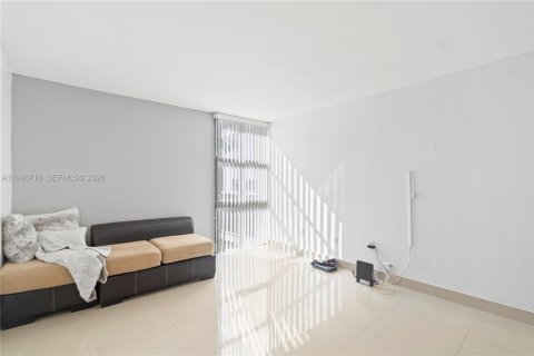 Купить кондоминиум в Авентура, Флорида 1 спальня, 70.14м2, № 2028873 - фото 12