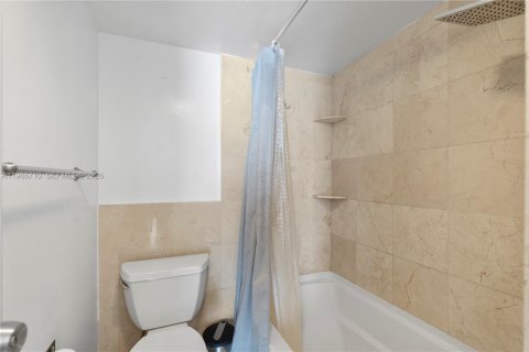 Купить кондоминиум в Авентура, Флорида 1 спальня, 70.14м2, № 2028873 - фото 14