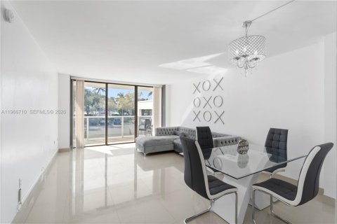 Купить кондоминиум в Авентура, Флорида 1 спальня, 70.14м2, № 2028873 - фото 3