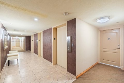 Купить кондоминиум в Авентура, Флорида 1 спальня, 70.14м2, № 2028873 - фото 23