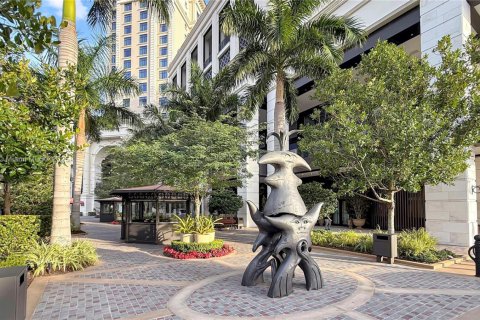 Condo in Miami, Florida, 1 bedroom  № 1980247 - photo 28