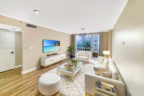 Condo in Miami, Florida, 1 bedroom  № 1980247 - photo 3