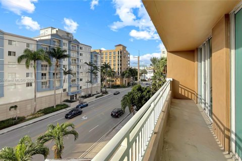 Condo in Miami, Florida, 1 bedroom  № 1980247 - photo 15