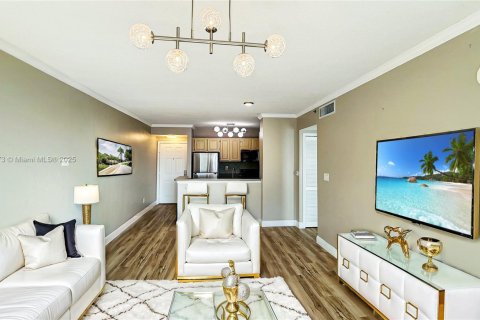 Condo in Miami, Florida, 1 bedroom  № 1980247 - photo 2
