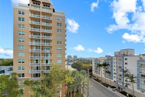 Condo in Miami, Florida, 1 bedroom  № 1980247 - photo 24
