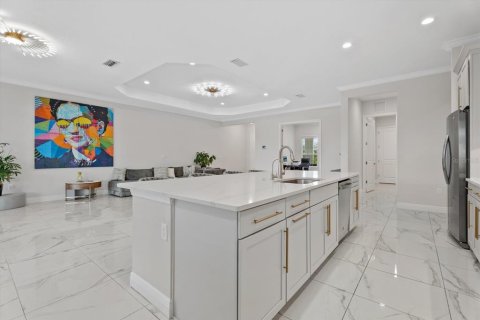 House in Sarasota, Florida 4 bedrooms, 265.79 sq.m. № 2259356 - photo 17