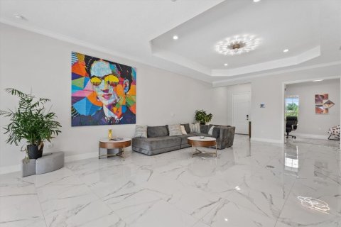 House in Sarasota, Florida 4 bedrooms, 265.79 sq.m. № 2259356 - photo 9