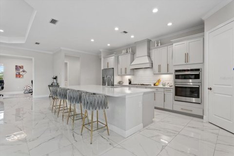 House in Sarasota, Florida 4 bedrooms, 265.79 sq.m. № 2259356 - photo 18