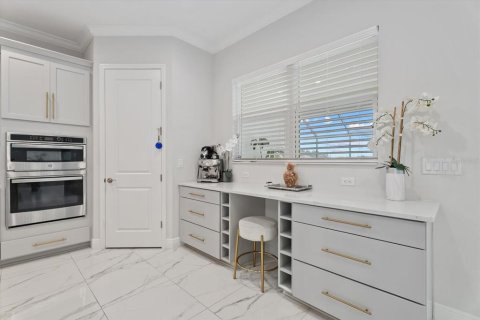 House in Sarasota, Florida 4 bedrooms, 265.79 sq.m. № 2259356 - photo 19