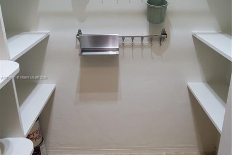 Купить кондоминиум в Форт-Лодердейл, Флорида 1 спальня, 55.74м2, № 2008470 - фото 13