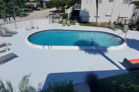 Купить кондоминиум в Форт-Лодердейл, Флорида 1 спальня, 55.74м2, № 2008470 - фото 23