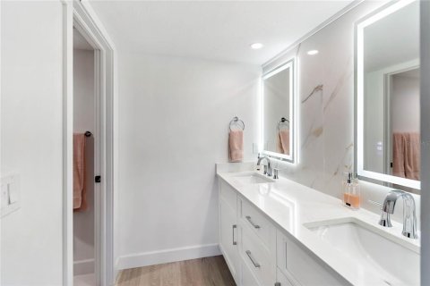 Copropriété à vendre à Bradenton, Floride: 2 chambres, 118.17 m2 № 1918963 - photo 22