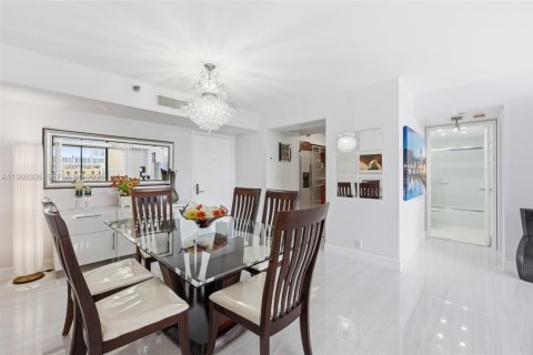 Condominio en venta en Aventura, Florida, 2 dormitorios, 105.35 m2 № 2030072 - foto 7
