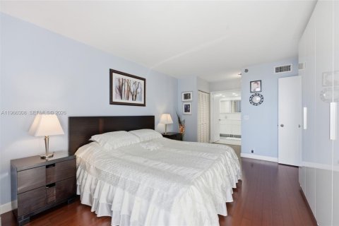 Condominio en venta en Aventura, Florida, 2 dormitorios, 105.35 m2 № 2030072 - foto 17