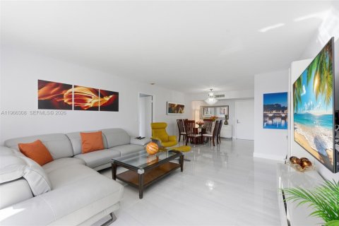 Condominio en venta en Aventura, Florida, 2 dormitorios, 105.35 m2 № 2030072 - foto 5