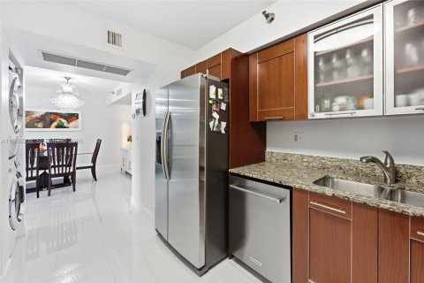 Condominio en venta en Aventura, Florida, 2 dormitorios, 105.35 m2 № 2030072 - foto 13