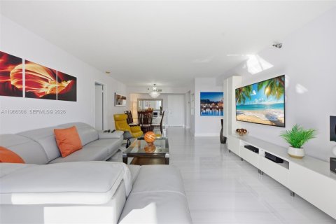 Condominio en venta en Aventura, Florida, 2 dormitorios, 105.35 m2 № 2030072 - foto 6